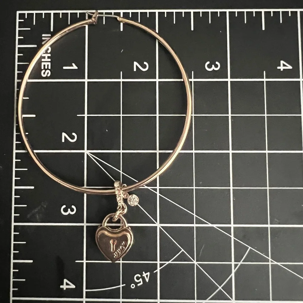Juicy Couture measurements diameter